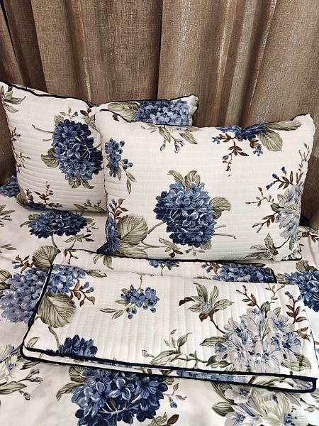 Navy Blue Hydrangea Floral Print Cotton Bedsheet - Navy Blue, Cream